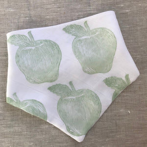 Apple Bib