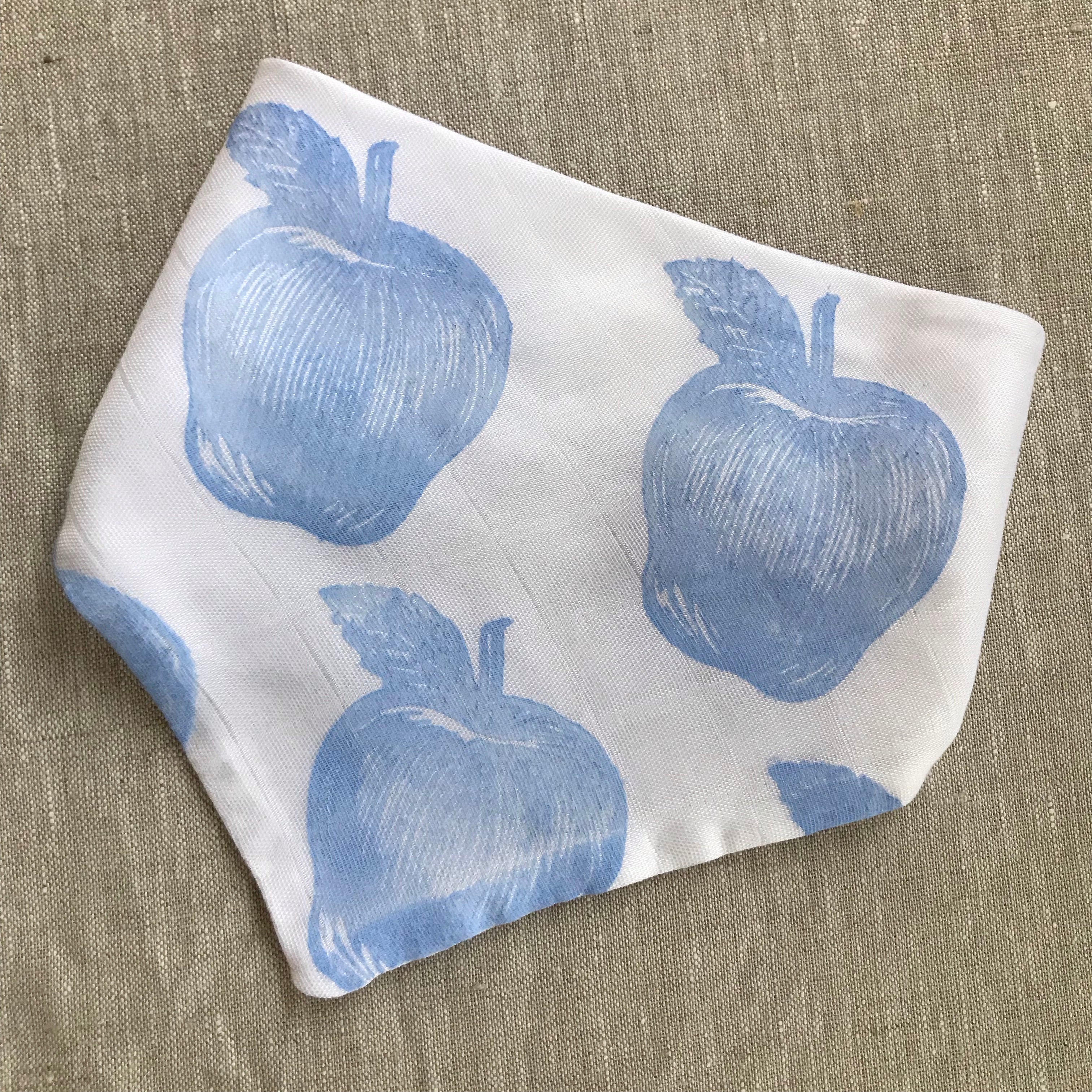 Apple Bib