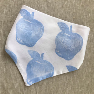 Apple Bib